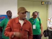 إيتو يعنّف لاعبى الكاميرون فى غرفة الملابس رغم الفوز على بوروندي.. فيديو