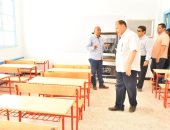محافظ أسيوط يتفقد مدرستى بنى رافع الابتدائية وجمال عبد الناصر بمنفلوط