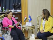 محافظ دمياط تناقش آليات إطلاق مبادرة محافظة صديقة للنساء والفتيات ذات الإعاقة