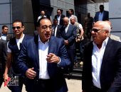 رئيس الوزراء يصل شرق بورسعيد لبدء تدشين استراتيجية تطوير صناعة السيارات .. صور 