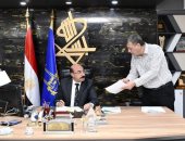 محافظ أسوان يعتمد خطة امتحانات الدور الثانى لجميع مراحل التعليم