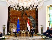 مباحثات مهمة بين الرئيس السيسى ورئيسة المفوضية الأوروبية.. الرئيس: نتطلع لدعم الجانب الأوروبى فى تغير المناخ والبيئة.. وقضية المياه تمس صميم الأمن القومى المصرى.. أورسولا: مصر شريك استراتيجى للاتحاد الأوروبى