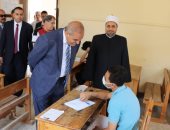 رئيس جامعة الأزهر يتفقد لجان امتحانات الثانوية الأزهرية بدمياط الجديدة