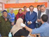 حياة كريمة.. فحص وعلاج 1616 حالة وصرف الدواء مجانا ومحو أمية 18 مواطنا بالمحلة