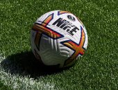 الدورى الإنجليزى يكشف عن الكرة الرسمية لموسم 2022-2023