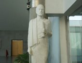 تعرف على تمثال "ديميتريوس الفاليرى" أهم مقتنيات مكتبة الإسكندرية