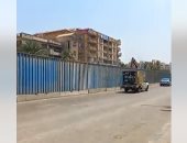 الانتهاء من وضع صدادات حديدية بمحيط إغلاق شارع الهرم لإنشاء محطة مترو..فيديو