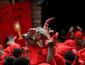 رقصات الشياطين الحمر.. كرنفال طرد الأرواح الشريرة فى فينزويلا