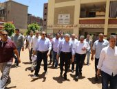 محافظ المنيا يتابع جاهزية لجان مدارس أبوقرقاص لاستقبال امتحانات الثانوية العامة