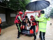 فرق الإنقاذ تجلى متضررى فيضانات جنوب شرق الصين.. صور
