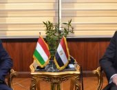 وزير الطيران يستقبل وزير التكنولوجيا والصناعة المجرى لبحث تعزيز العلاقات