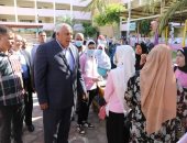 محافظ الوادى الجديد يتفقد لجان الثانوية العامة فى أول أيام الامتحانات.. صور