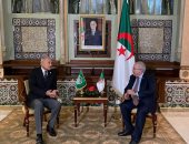 محادثات ثنائية بين وزير الخارجية الجزائرى والأمين العام للجامعة العربية