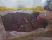 ضبط كميات كبيرة من اللحوم المستوردة تباع على أنها بلدية داخل محلين في بورسعيد 