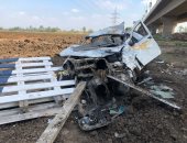 إصابة 3 في حادث انقلاب سيارة على الطريق الصحراوى الشرقى بسوهاج