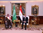ضيف مصر العزيز..الأمير محمد بن سلمان يصل القاهرة فى زيارة لمدة يومين..الرئيس السيسي يستقبل ولى العهد السعودى بمطار القاهرة الدولى..بيان لرئاسة الجمهورية: شراكة استراتيجية عميقة وتاريخية بين القاهرة والرياض..صور