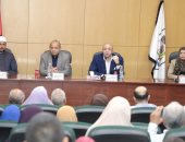 محافظ بنى سويف يلتقى حجاج الجمعيات ويوجه بتقديم التيسيرات اللازمة