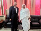 سفير مصر بالخرطوم يلتقى الوزيرة السودانية المكلفة بالتجارة والتموين