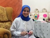 شاهد حكاية "حسناء" بعد رفضها الثانوية العامة والتحاقها بمدرسة فنية لاحتراف الهاند ميد