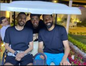 مؤمن زكريا في أحدث ظهور مع تريزيجيه وجنش.. صورة