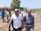 رئيس مدينة بسيون يتابع أعمال الحفر بمحطة الصرف الصحى بقريتى قرانشو وآبار