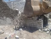 إزالة 10 حالات تعد على أراضٍ زراعية وأملاك دولة بالمنيا