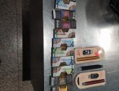 جمارك المطار تضبط راكبة بحوزتها كمية من المخدرات وراكبا بحوزته مخدر THC