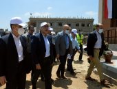 رئيس الوزراء يتفقد شوارع قرية نهطاي ويستمع لشرح عن المشروعات الجارى تنفيذها