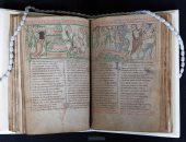 عرض مخطوطة ثمينة من القرن الثالث عشر في بريطانيا بعد رقمنتها