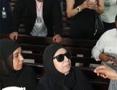 بدء أولى جلسات محاكمة قاتل الطالبة نيرة أشرف وسط إجراءات أمنية مكثفة.. ظهور أسرة فتاة المنصورة بالملابس السوداء.. ويؤكدون: لم نتوقع قتلها رغم المحاضر المحررة ضد المتهم.. ونطالب بالقصاص.. فيديو وصور