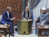 شيخ الأزهر يعتزم إطلاق دعوة عالمية لبحث دور الأديان فى قضية البيئة والمناخ