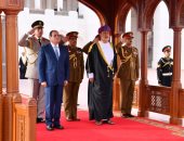 مراسم استقبال رسمية للرئيس السيسى فى مسقط.. الرئيس يثمن مستوى التنسيق القائم ووحدة الرؤى بين مصر وسلطنة عمان.. والسلطان هيثم بن طارق يعرب عن تقديره للجهود المصرية الداعمة للشأن العماني.. صور