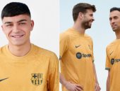 برشلونة يكشف عن قميصه الثانى فى الموسم الجديد