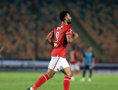 نزول حسام حسن وخروج محمد شريف في مباراة الأهلي وبيراميدز.. فيديو