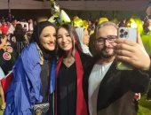 الموزع الموسيقى أحمد عادل يحتفل بتخرج ابنته كنزى ويعلق: أهم من نجاح الأغانى