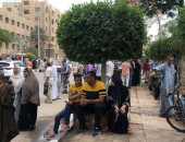 أسرة نيرة أشرف تصل جنايات المنصورة لحضور ثانى جلسات محاكمة المتهم.. لايف