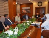 محافظ بورسعيد يستقبل وفد مستثمرين لبحث سبل التعاون فى المجال الصناعى