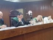 محاكمة المتهمين بقتل صديقهم خلال مشاجرة بسبب خلافات مالية بشبرا الخيمة.. لايف