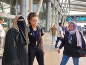 استقبال حافل للطفلة هنا جودة معجزة تنس الطاولة بمطار القاهرة الدولى.. صور