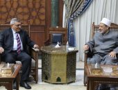 سفير جمهورية أرمينيا بالقاهرة يهنئ الإمام الأكبر بعيد الأضحى المبارك