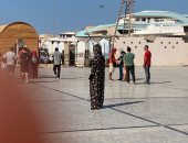 الأفواج السياحية خلال زيارة مسجد الميناء أكبر مزار إسلامى بالغردقة.. صور 