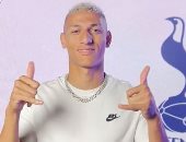 ريتشارليسون يرتدي رقم 9 مع نادي توتنهام