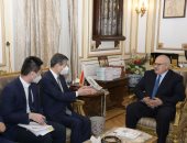 رئيس جامعة القاهرة يستقبل السفير الصينى لبحث تعزيز التعاون المشترك
