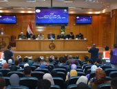 محافظ القليوبية يشهد أولى جلسات برنامج "شباب يحاور" لبيت العائلة المصرية