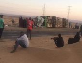 تفاصيل مصرع 9 وإصابة 44 شخصا فى حادث تصادم أتوبيس وسيارة نقل بأسوان..لايف