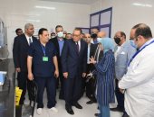 محافظ الشرقية يتفقد مستشفى ههيا ويفتتح وحدة الأشعة المقطعية.. صور