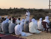 أهالى شمال سيناء يحتفلون بالعيد بتوزيع لحوم الأضاحى والسير فى مواكب لتبادل التهانى 