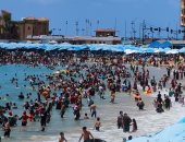 شواطئ الإسكندرية فى ثانى أيام العيد.. إقبال كبير على 61 شاطئا مجانيا وخاصا