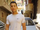 شاب شرقاوى يخصص يوما لنقل مرضى السرطان من محافظة الشرقية للقاهرة مجانا.. فيديو