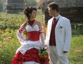 أغرب أشكال فساتين الزفاف التقليدية حول العالم.. طرح بالعمة والطرطور 